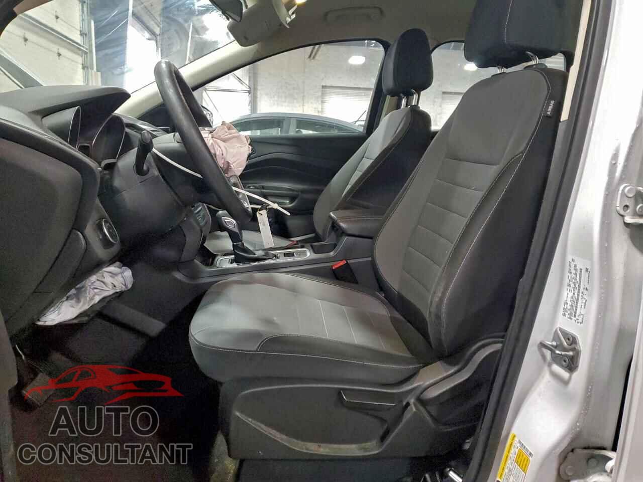 FORD ESCAPE 2017 - 1FMCU0F79HUB66667