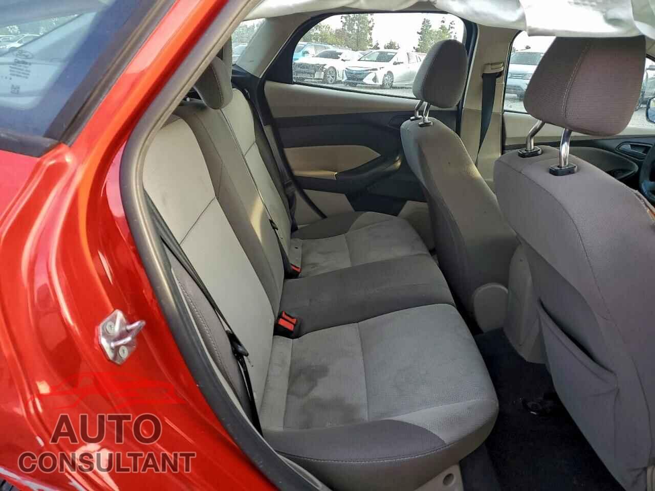FORD FOCUS 2012 - 1FAHP3K2XCL268013