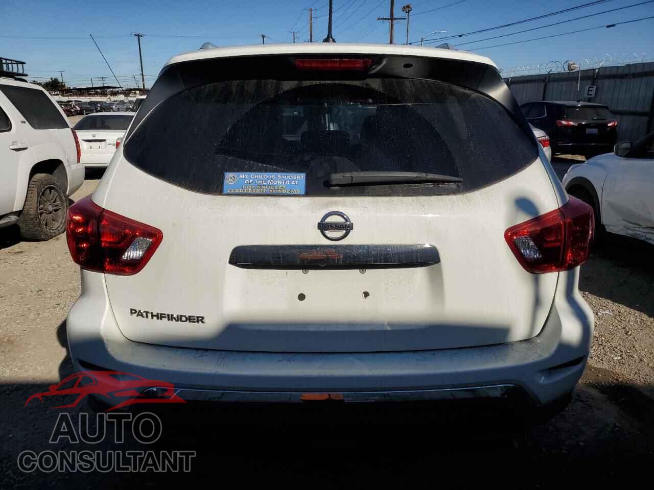 NISSAN PATHFINDER 2017 - 5N1DR2MN0HC906339