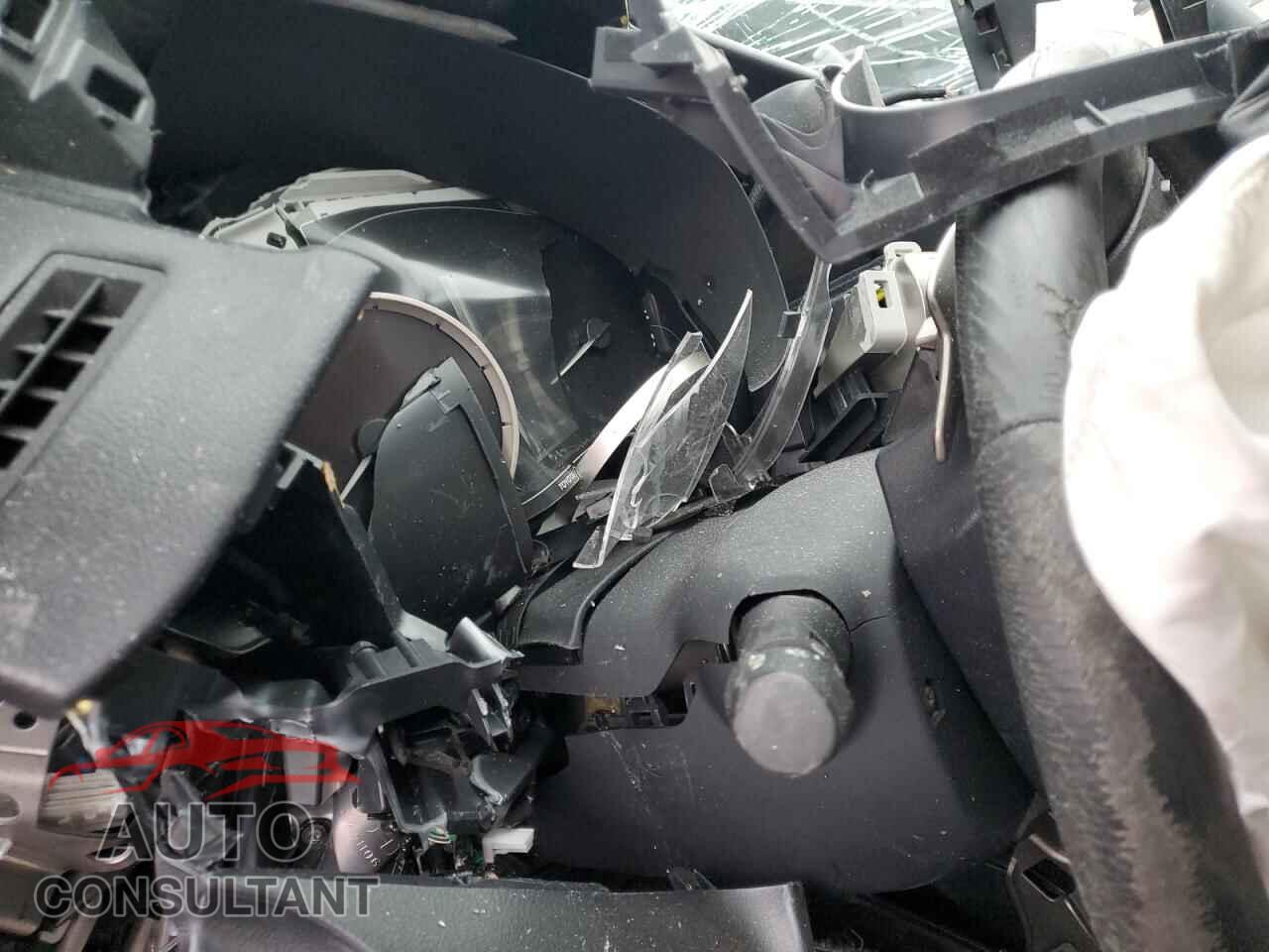 LEXUS IS 2014 - JTHCF1D20E5004300