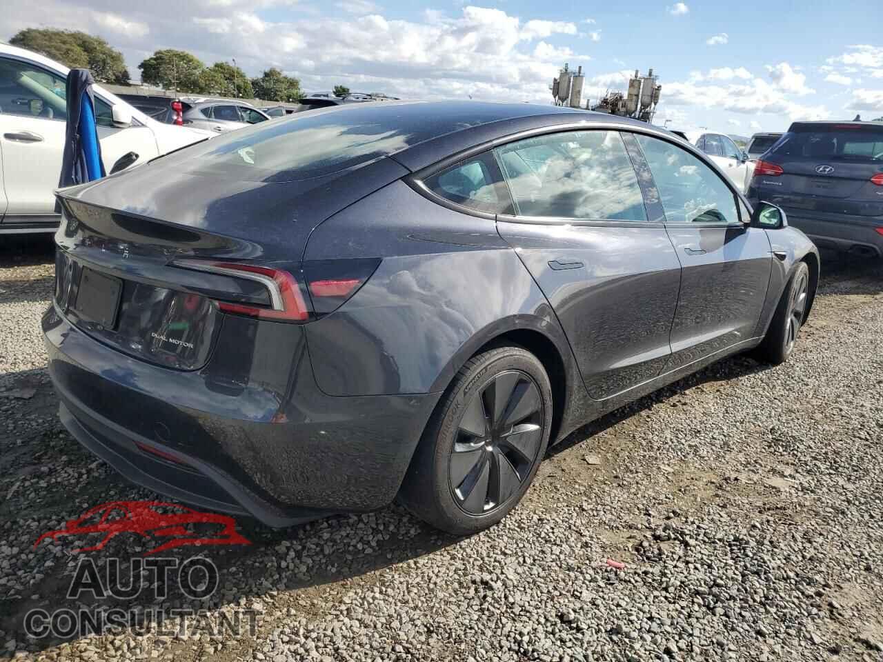 TESLA MODEL 3 2024 - 5YJ3E1EB3RF832509
