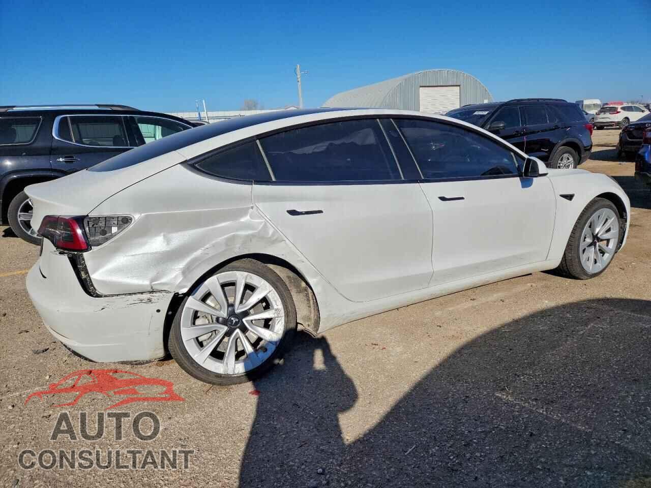 TESLA MODEL 3 2021 - 5YJ3E1EB8MF975271