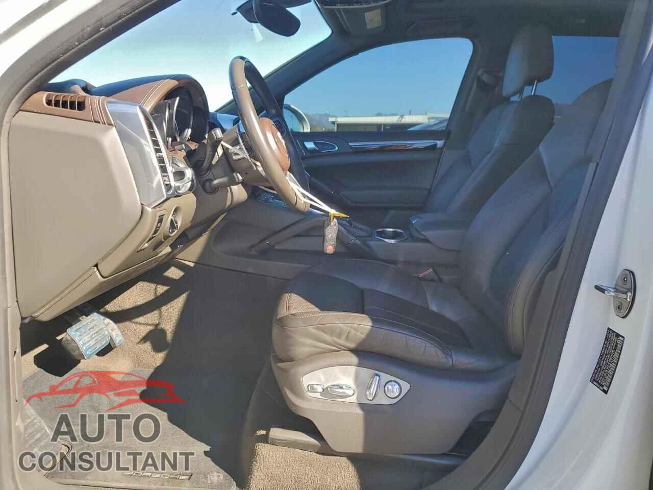PORSCHE CAYENNE 2017 - WP1AE2A27HLA71612