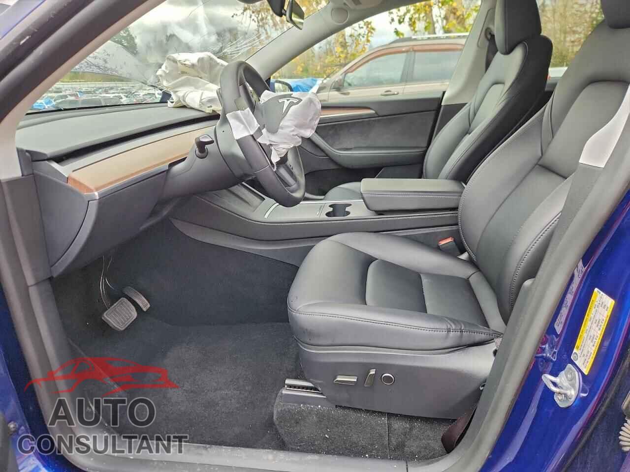 TESLA MODEL Y 2024 - 7SAYGAEE2RF196260
