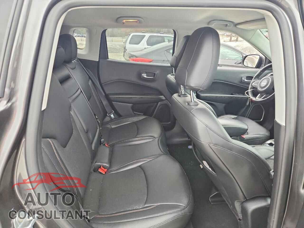 JEEP COMPASS 2019 - 3C4NJDBBXKT664093