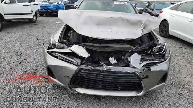 LEXUS IS 2018 - JTHBA1D29J5080246