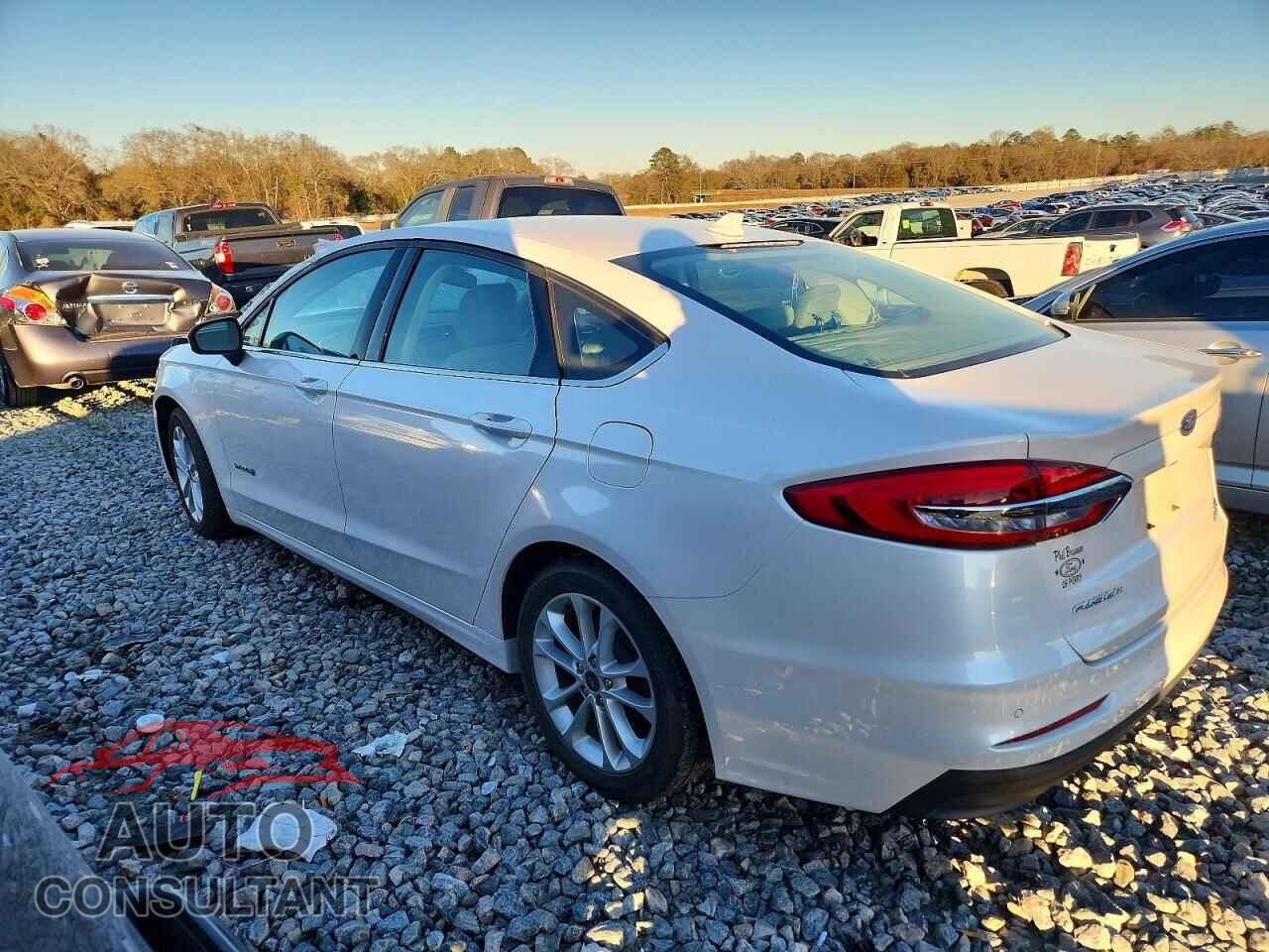 FORD FUSION 2019 - 3FA6P0LU1KR225461