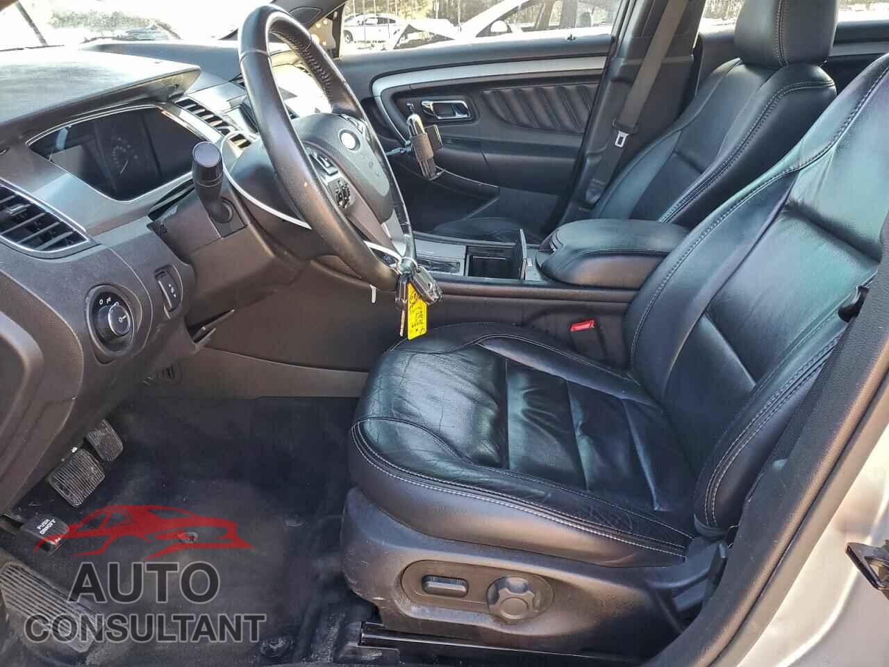 FORD TAURUS 2017 - 1FAHP2E80HG135366