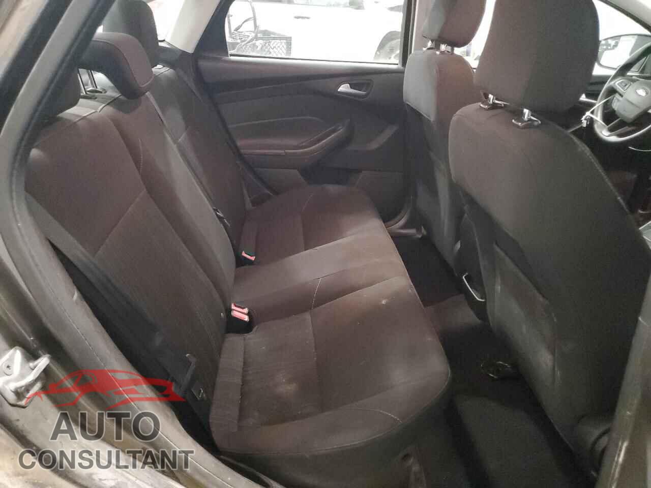 FORD FOCUS 2016 - 1FADP3F21GL312429