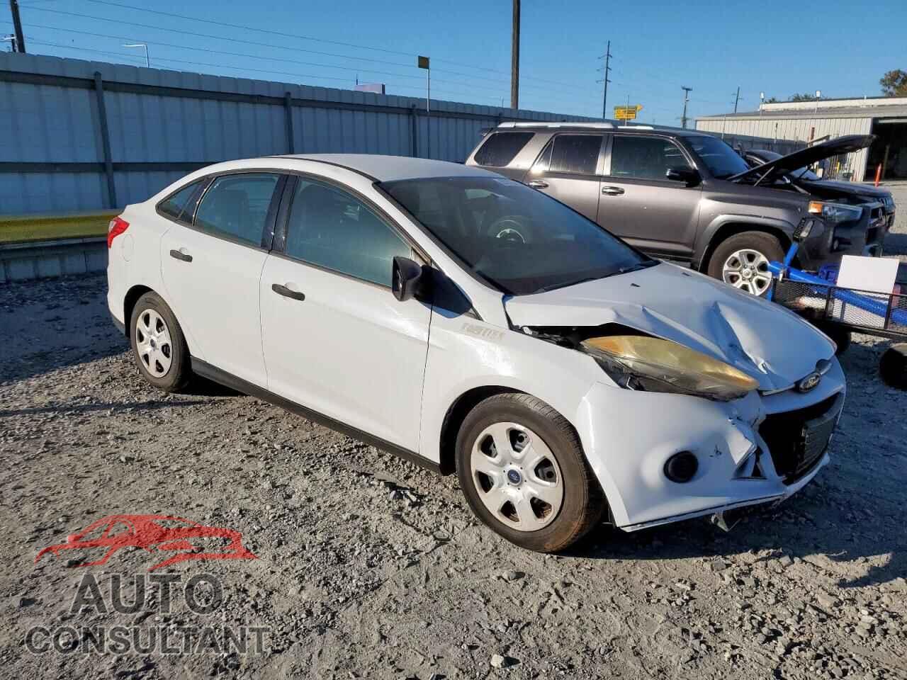 FORD FOCUS 2014 - 1FADP3E23EL401028