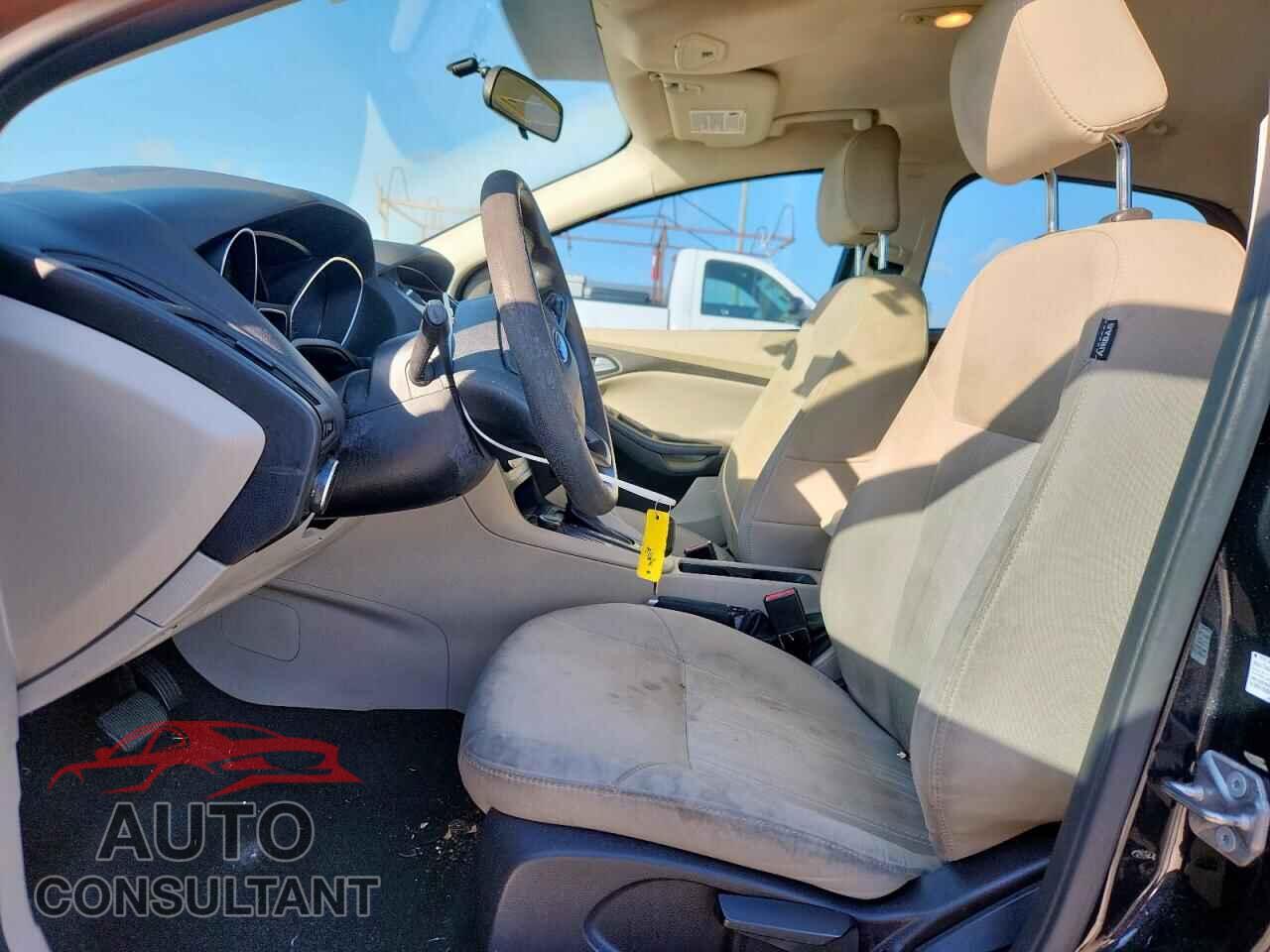 FORD FOCUS 2015 - 1FADP3K28FL379775