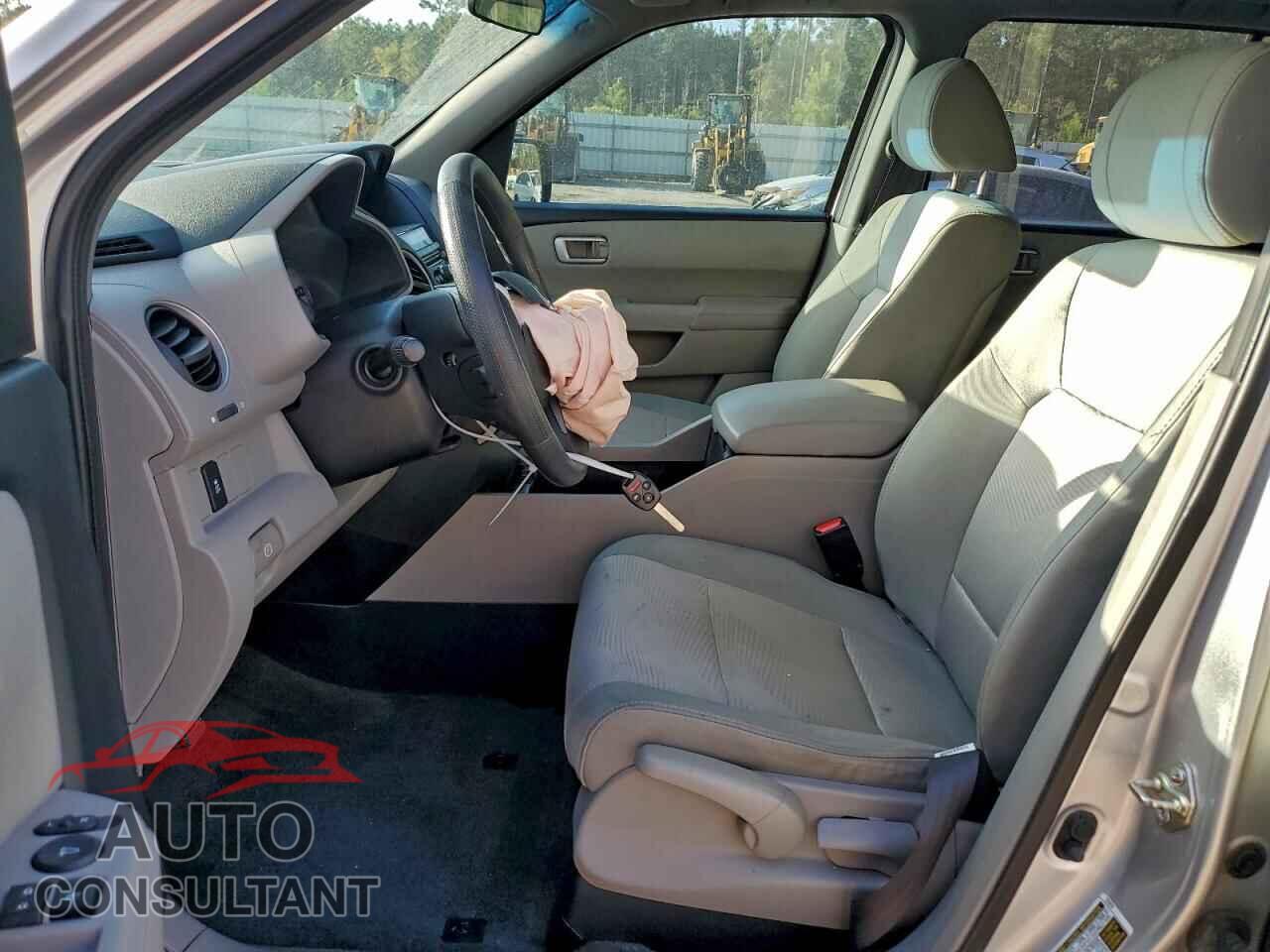 HONDA PILOT 2015 - 5FNYF3H22FB008958