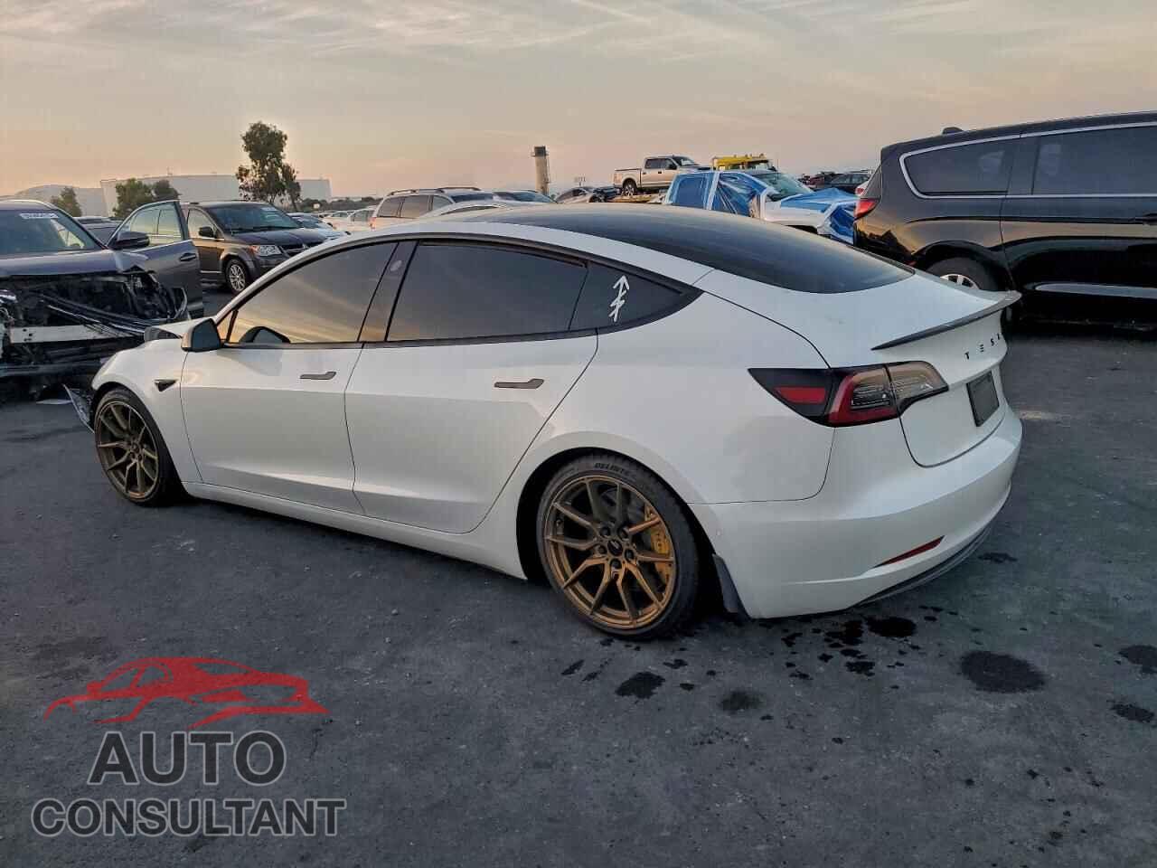 TESLA MODEL 3 2022 - 5YJ3E1EA7NF167664