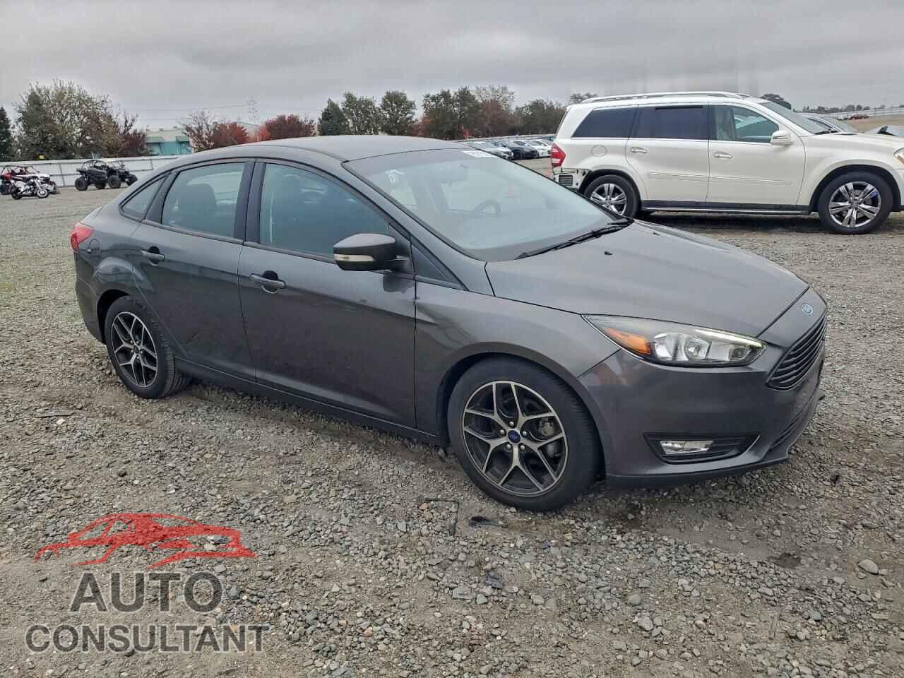 FORD FOCUS 2017 - 1FADP3FE7HL219913