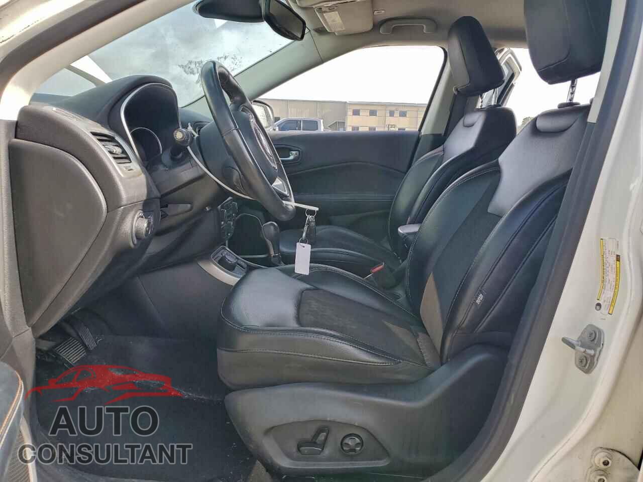 JEEP COMPASS 2018 - 3C4NJDBB2JT349576