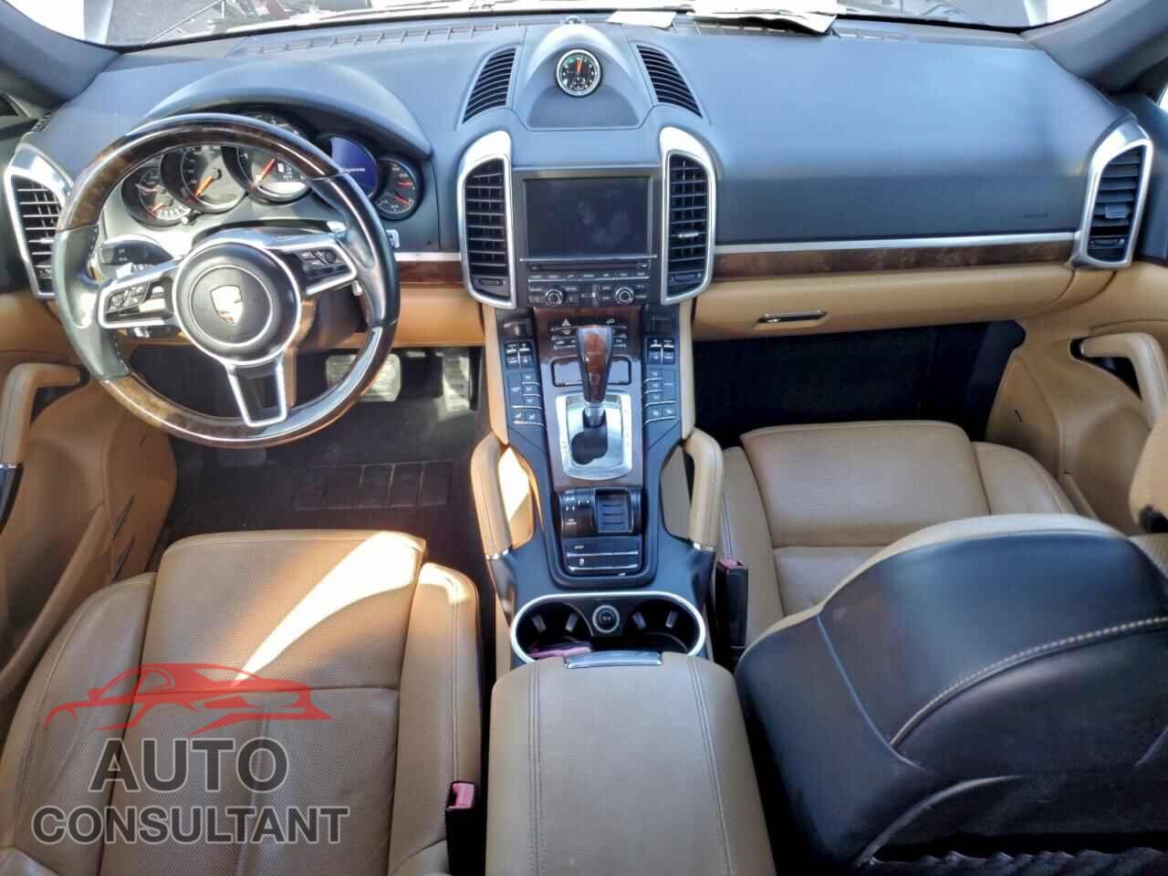 PORSCHE CAYENNE 2015 - WP1AF2A21FLA32394