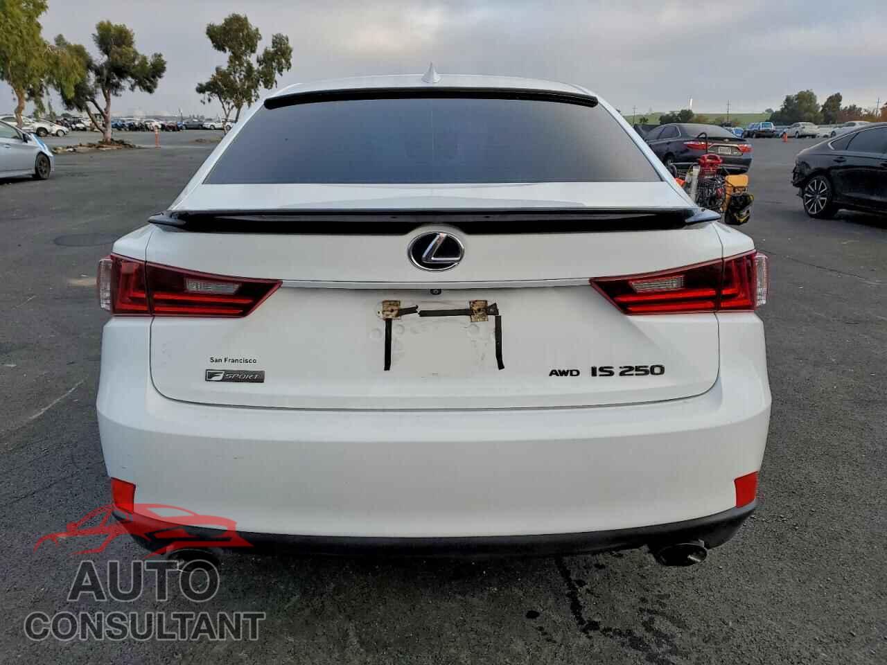 LEXUS IS 2015 - JTHCF1D29F5020688