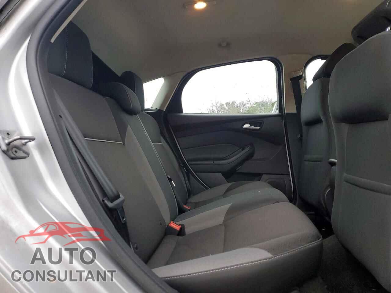 FORD FOCUS 2014 - 1FADP3K2XEL103354