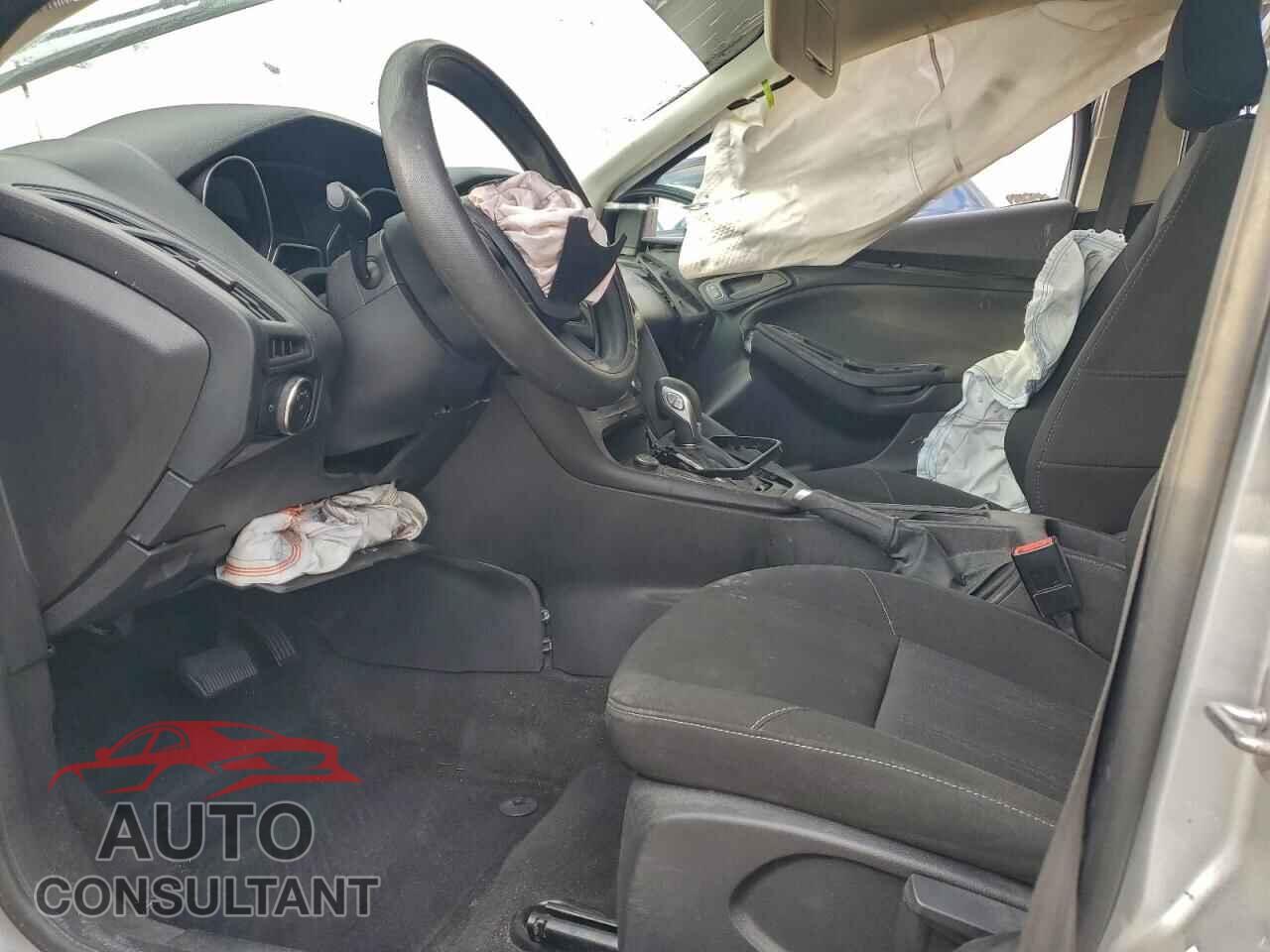 FORD FOCUS 2017 - 1FADP3E21HL244653