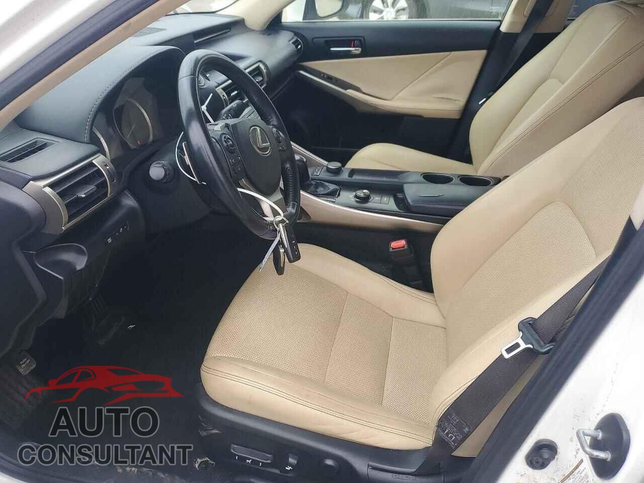 LEXUS IS 2015 - JTHBF1D24F5054257