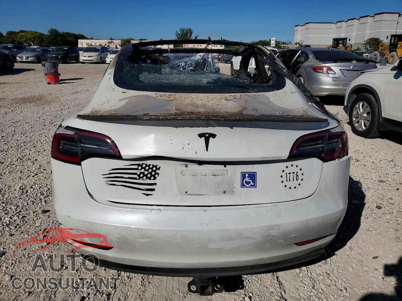 TESLA MODEL 3 2018 - 5YJ3E1EA1JF050348
