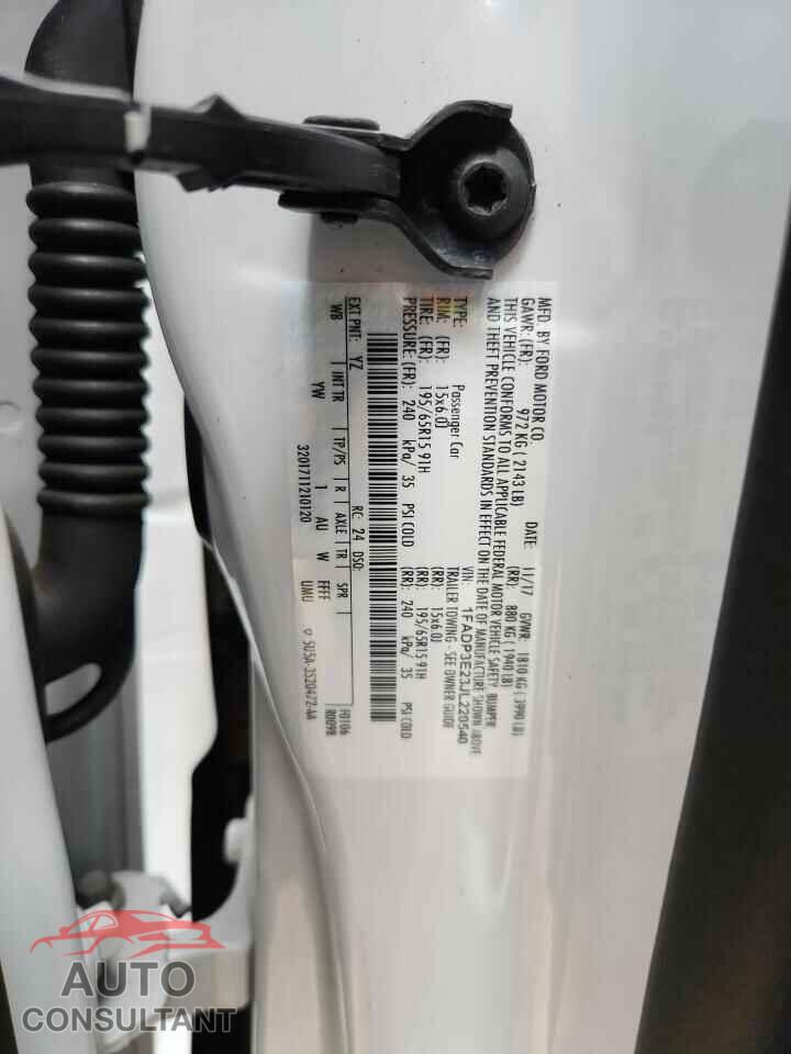 FORD FOCUS 2018 - 1FADP3E23JL220540