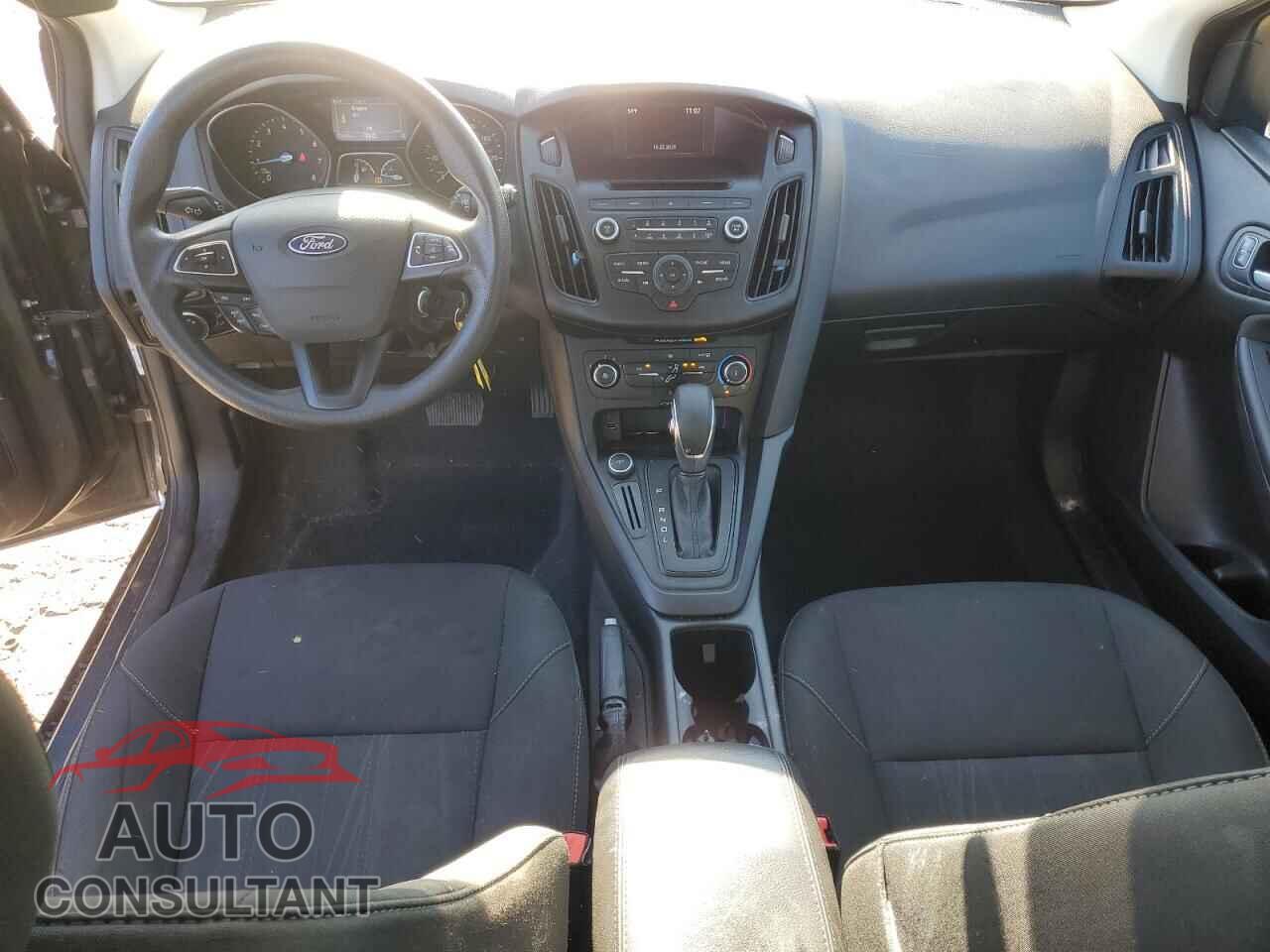 FORD FOCUS 2017 - 1FADP3K26HL213385