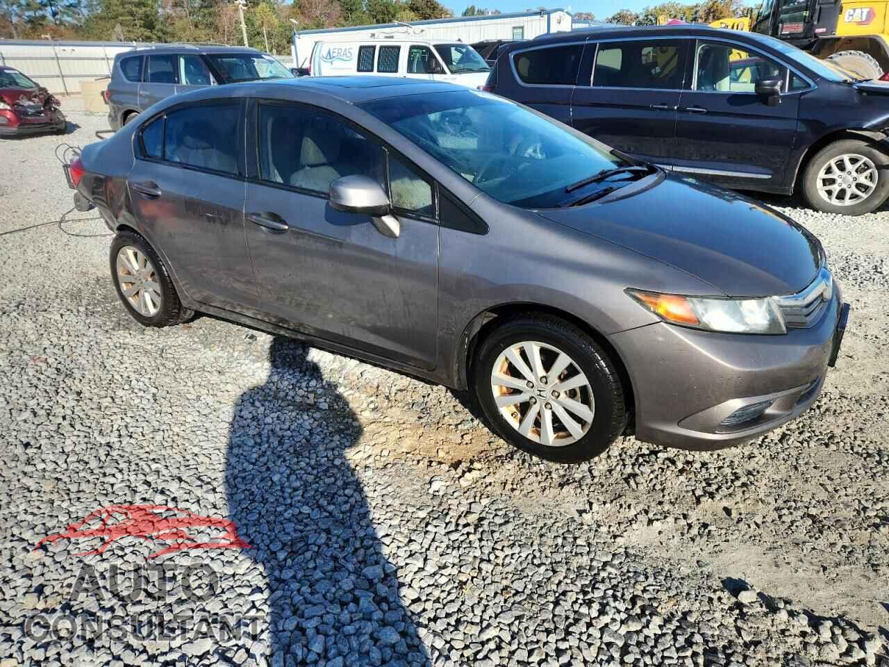 HONDA CIVIC 2012 - 2HGFB2F82CH527083