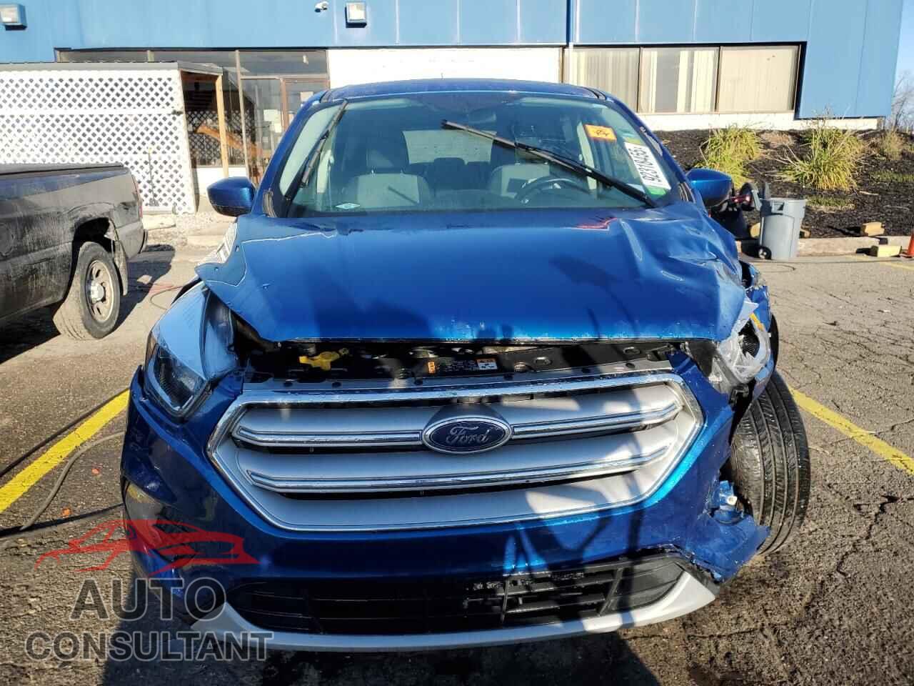 FORD ESCAPE 2017 - 1FMCU9G97HUF11280