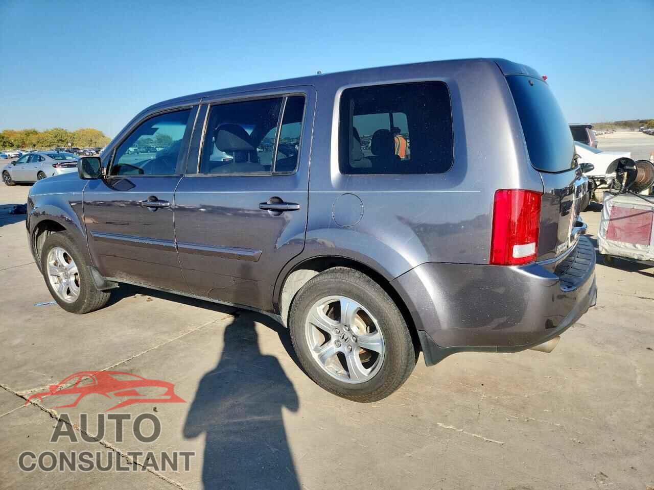 HONDA PILOT 2015 - 5FNYF3H50FB018155