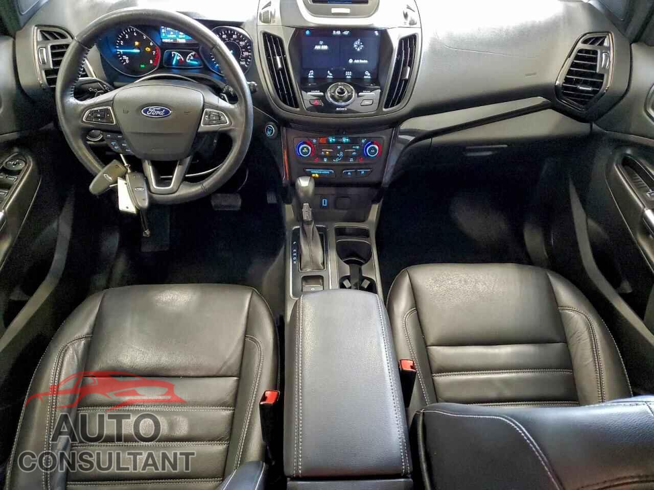 FORD ESCAPE 2017 - 1FMCU9J95HUB90431