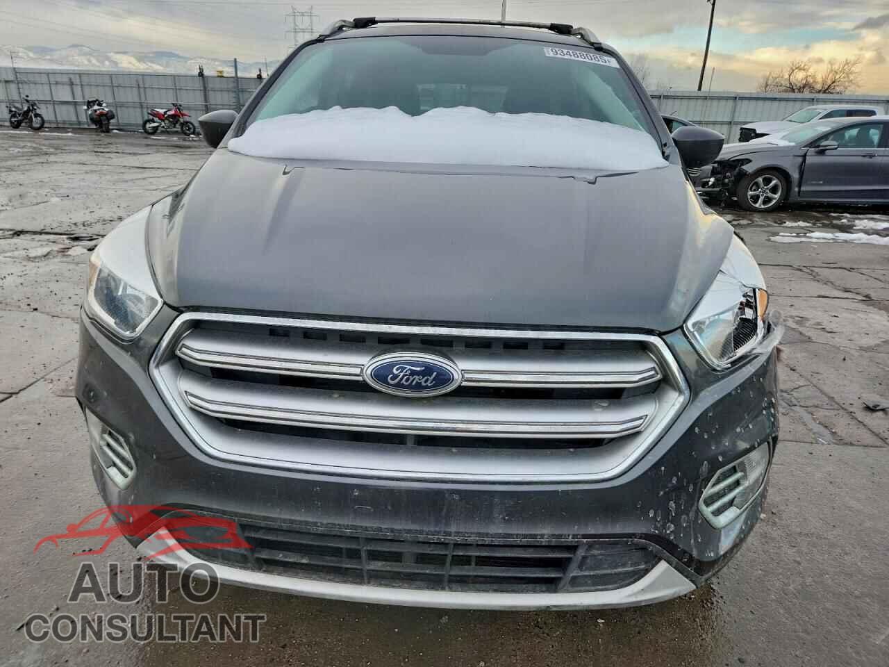 FORD ESCAPE 2017 - 1FMCU9GD8HUC51167
