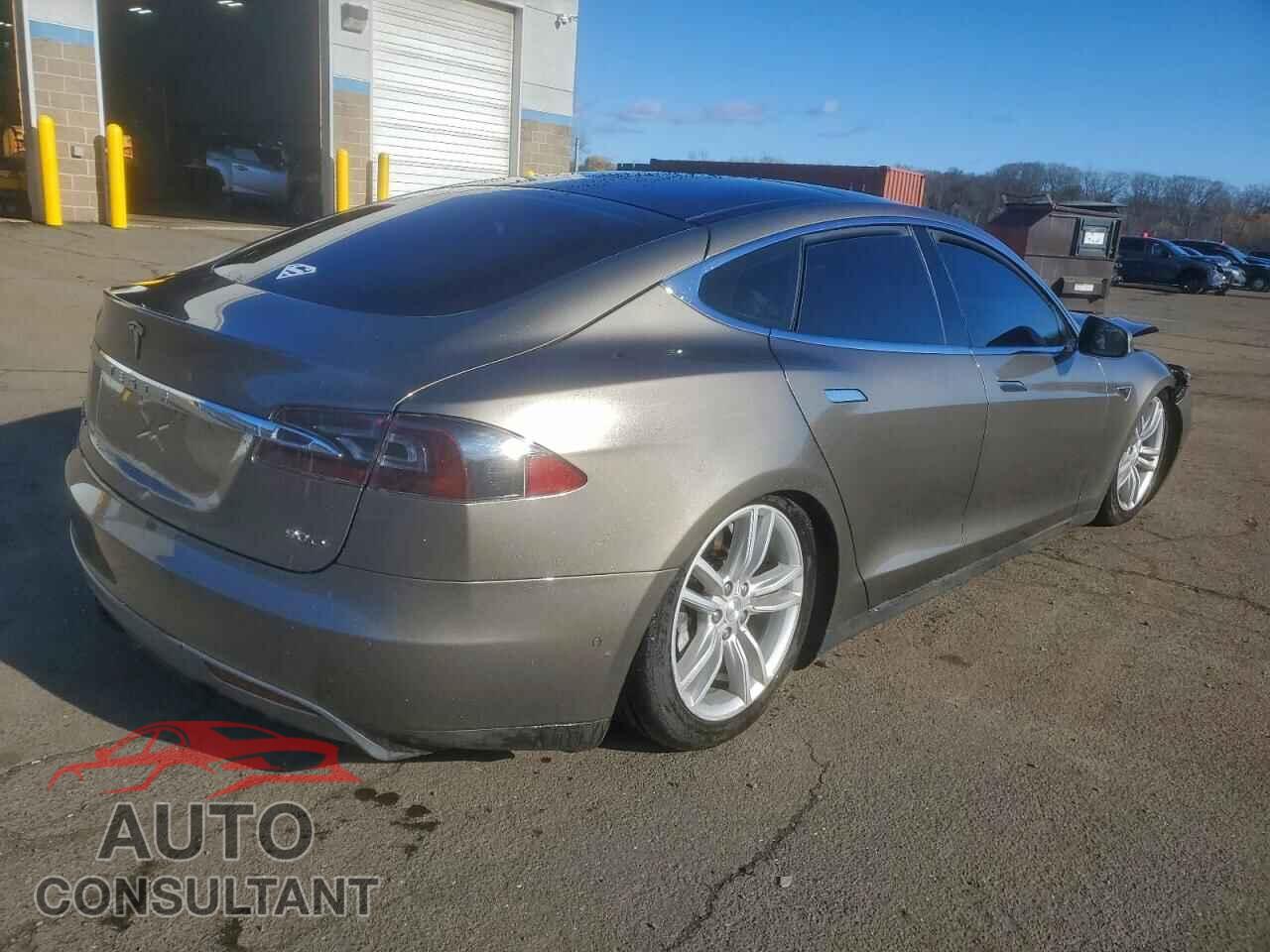 TESLA MODEL S 2015 - 5YJSA1V22FF097928