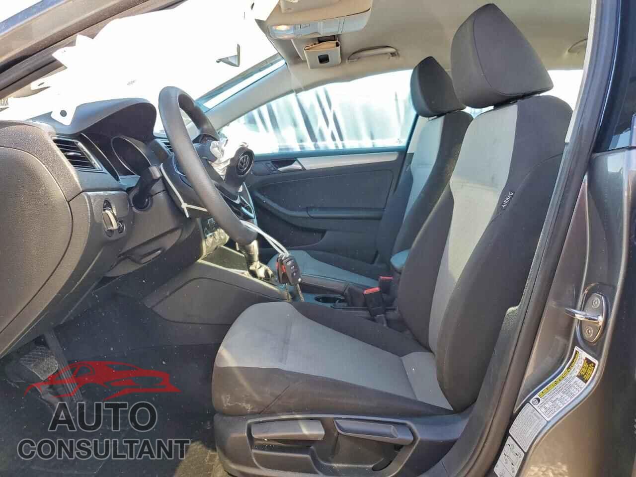 VOLKSWAGEN JETTA 2017 - 3VW2B7AJ2HM384114