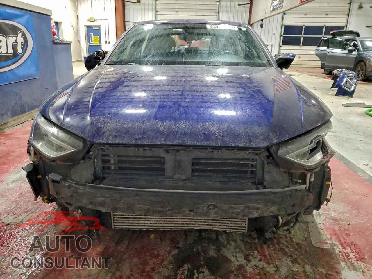AUDI A4 2021 - WAUDAAF48MA074505