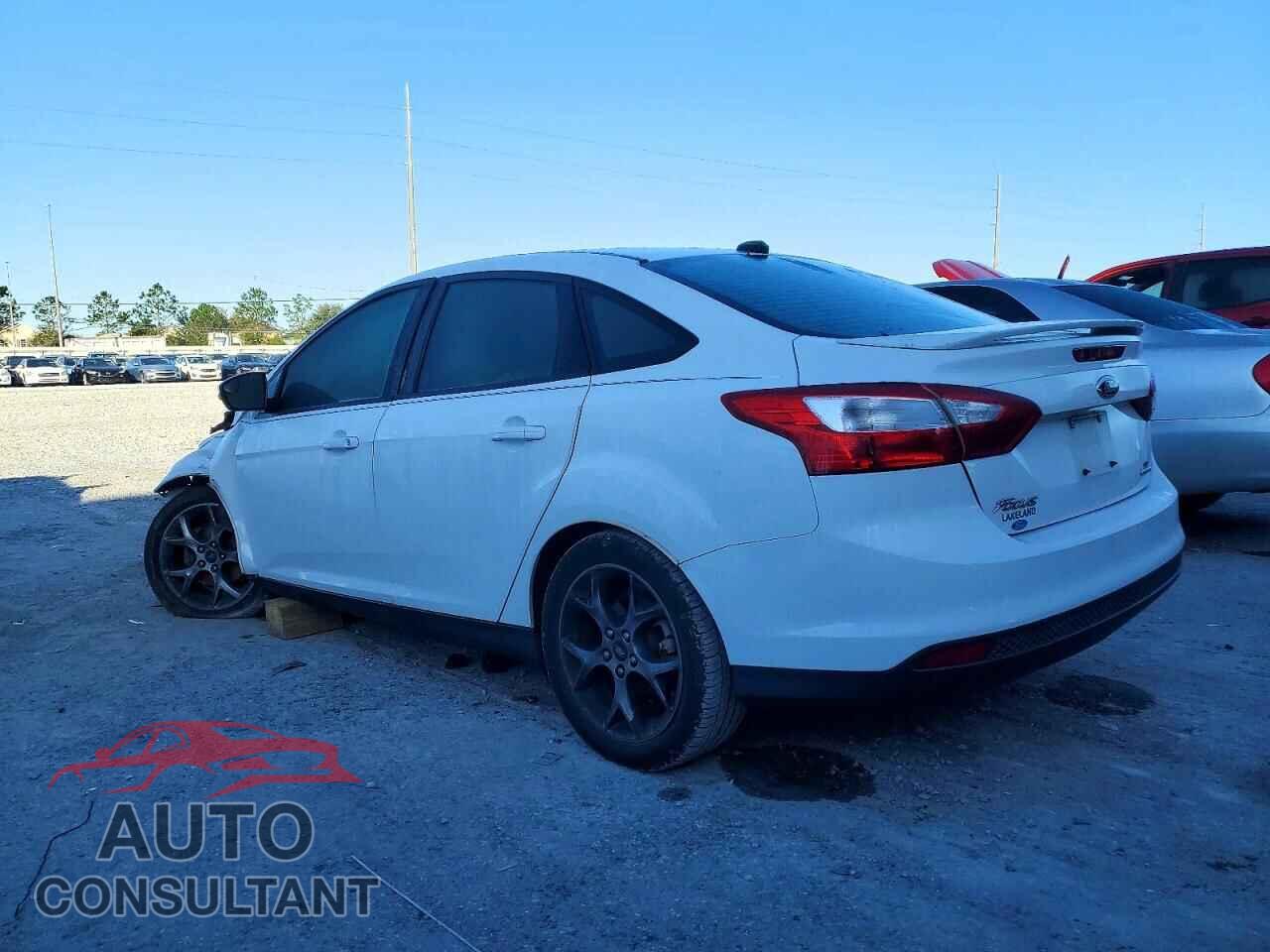FORD FOCUS 2014 - 1FADP3F25EL213125
