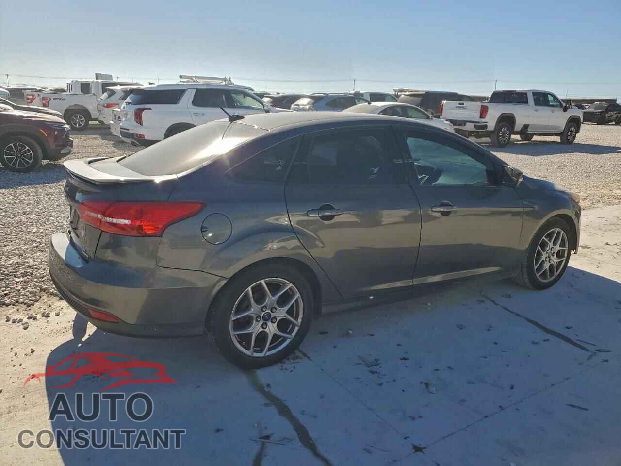 FORD FOCUS 2015 - 1FADP3F28FL384906