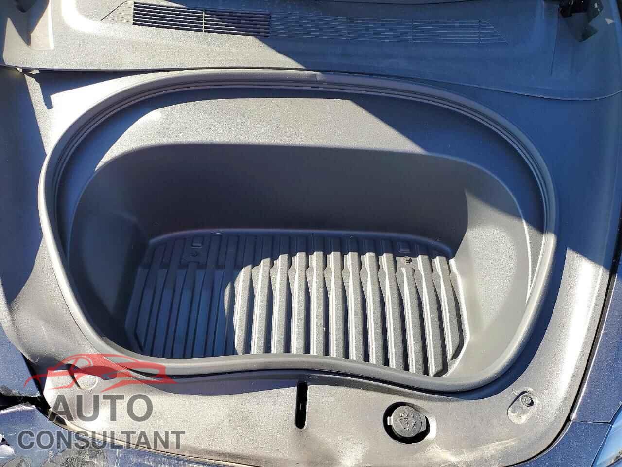 TESLA MODEL 3 2025 - 5YJ3E1EA5SF953720