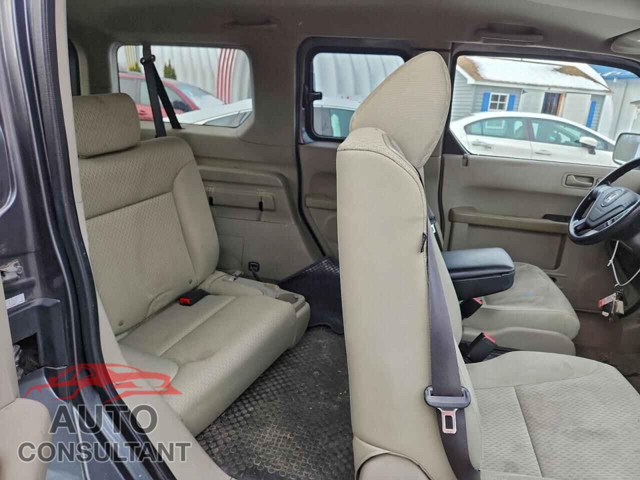 HONDA ELEMENT 2011 - 5J6YH2H31BL000459