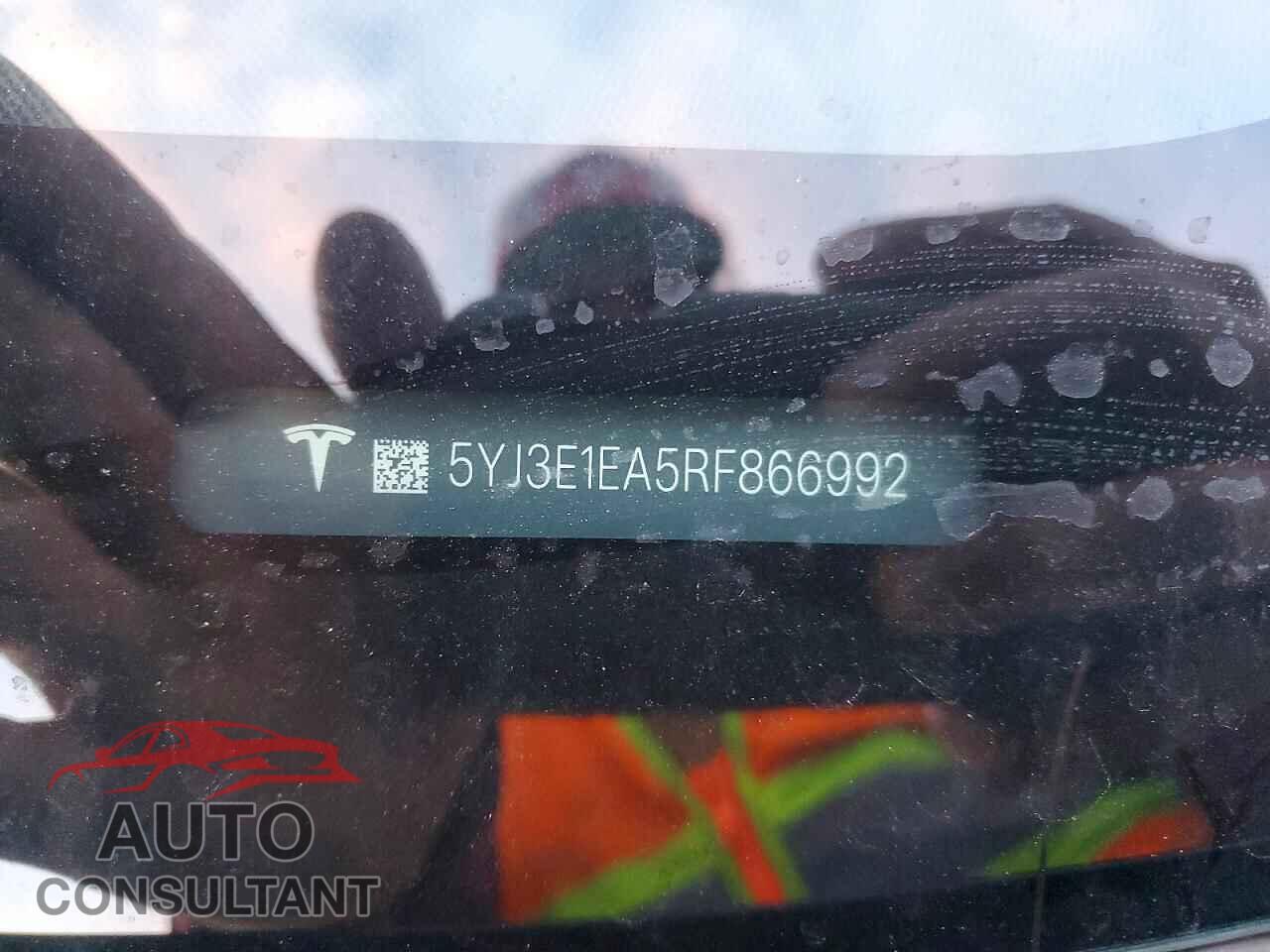 TESLA MODEL 3 2024 - 5YJ3E1EA5RF866992
