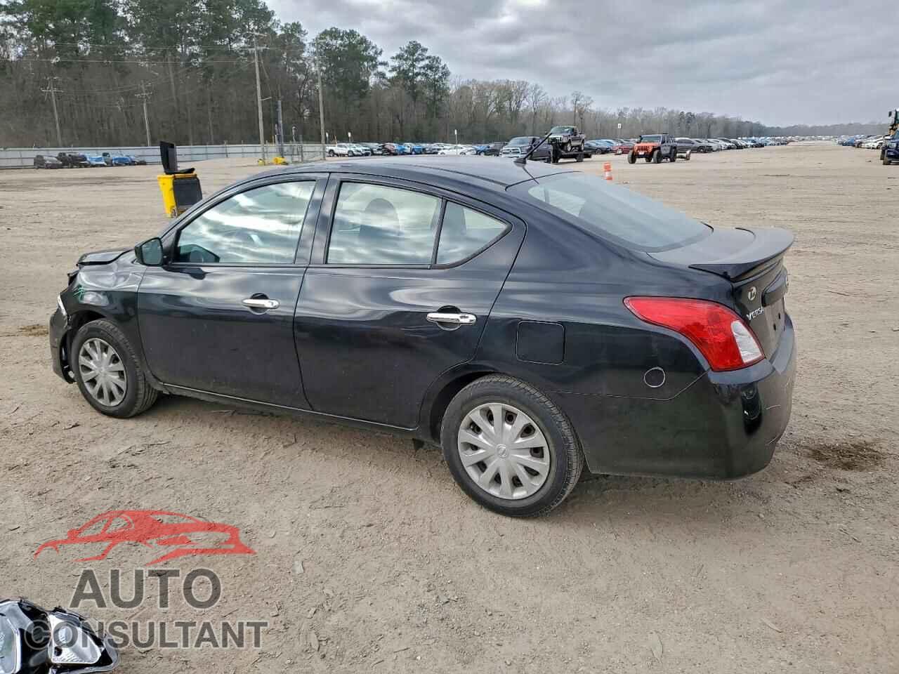 NISSAN VERSA 2017 - 3N1CN7AP3HL884651