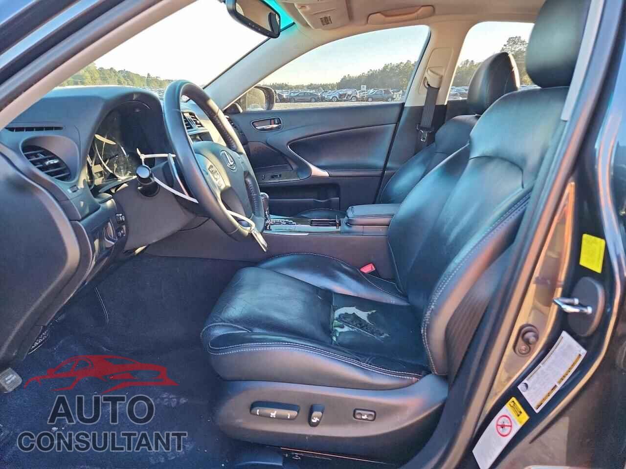 LEXUS IS 2011 - JTHBF5C27B5138026