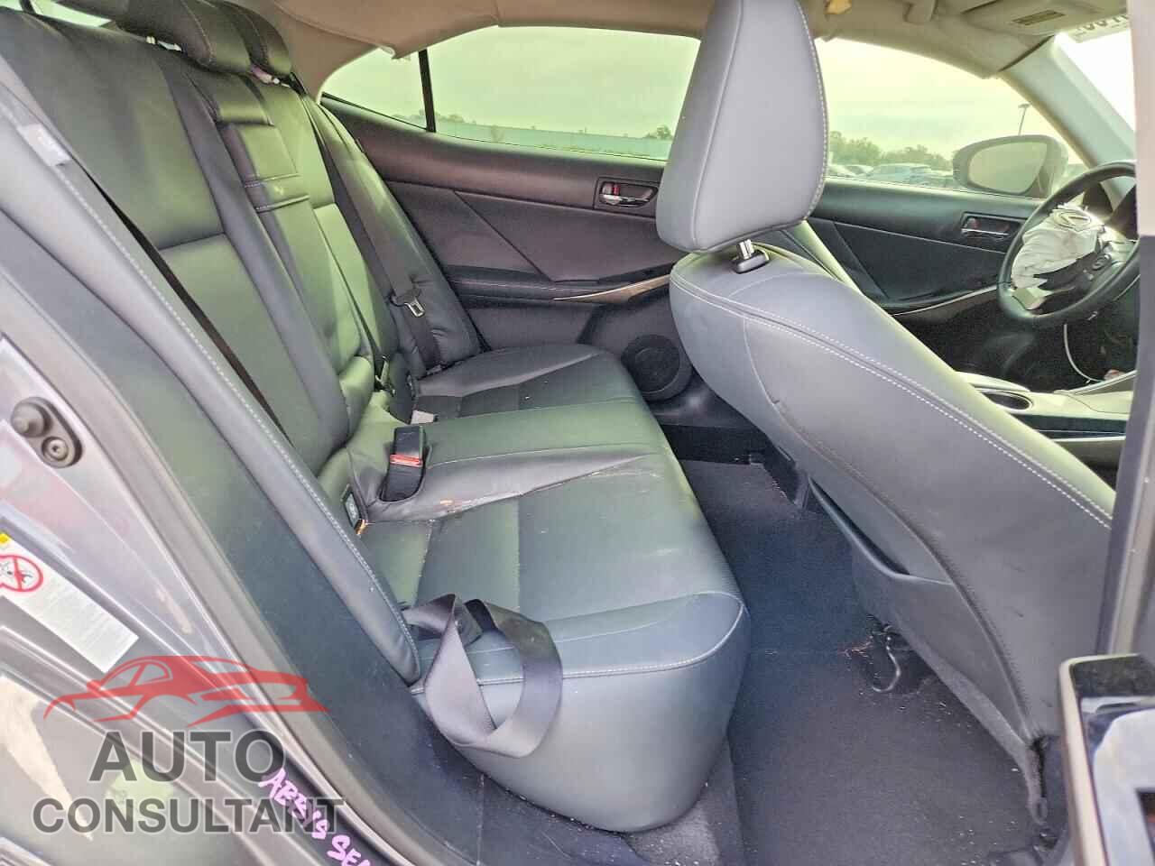 LEXUS IS 2015 - JTHBF1D28F5043732