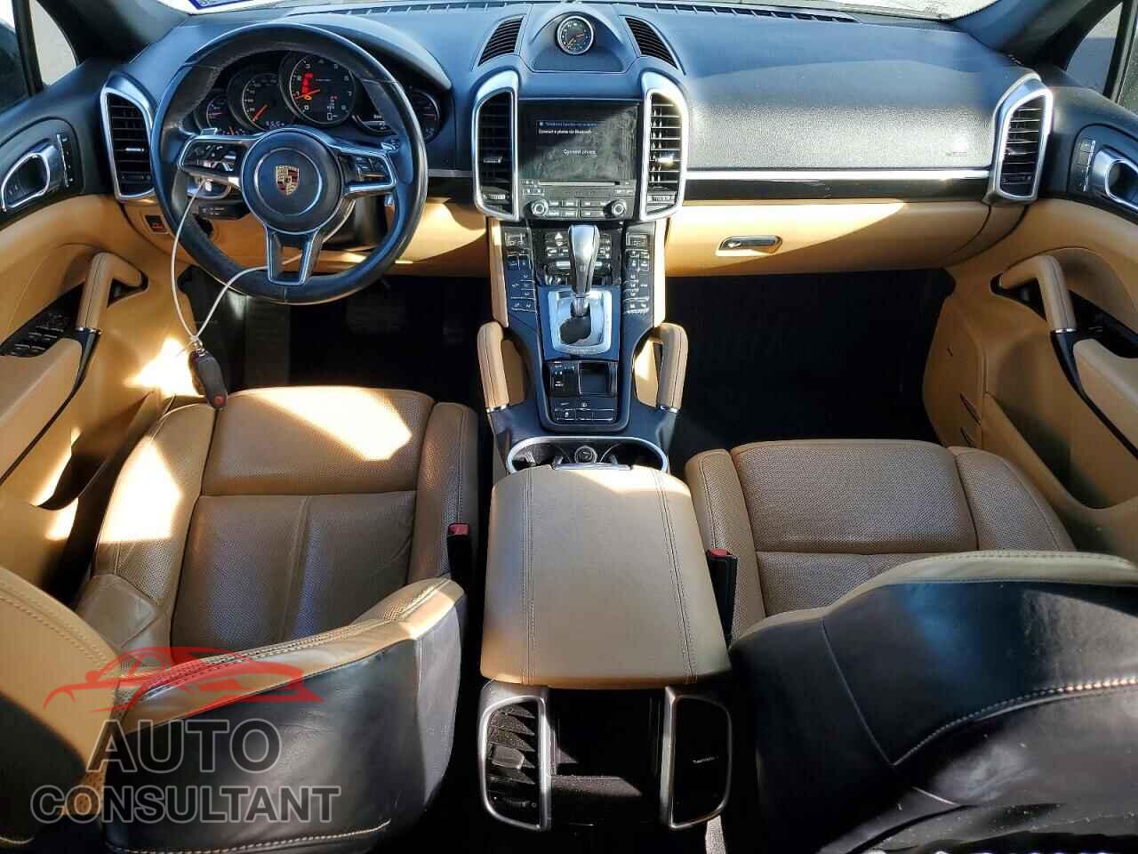 PORSCHE CAYENNE 2017 - WP1AA2A22HKA91042