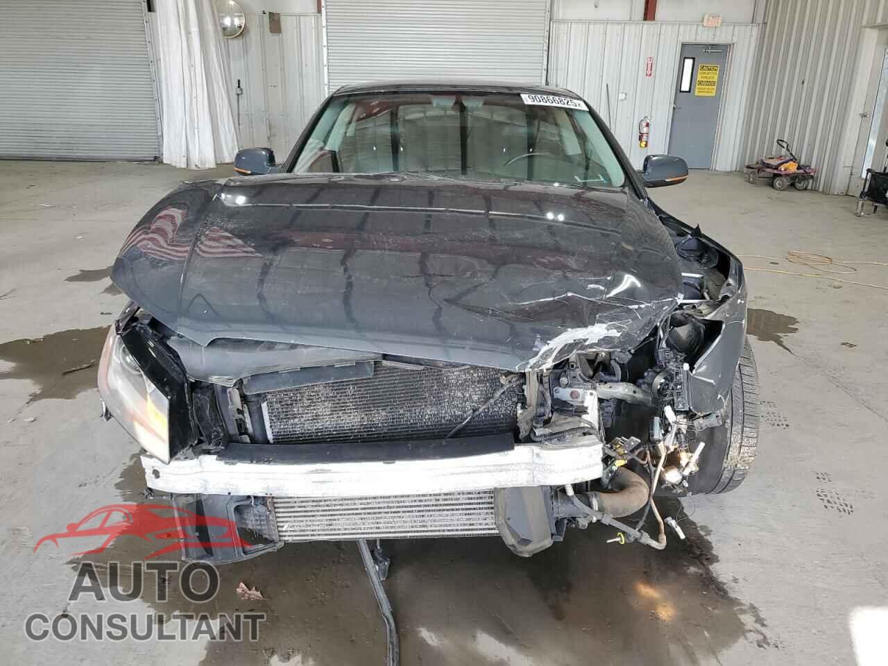 AUDI A5 2010 - WAULFAFR8AA011649