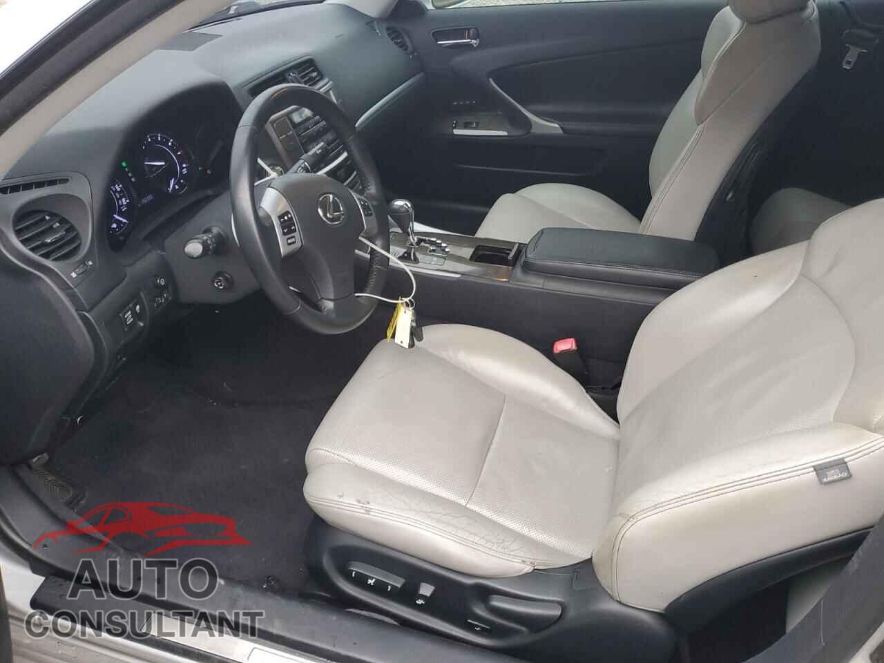 LEXUS IS 2012 - JTHFF2C27C2524769