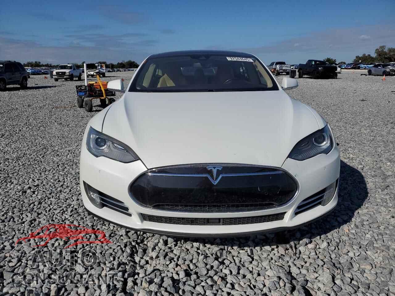 TESLA MODEL S 2014 - 5YJSA1H23EFP65469