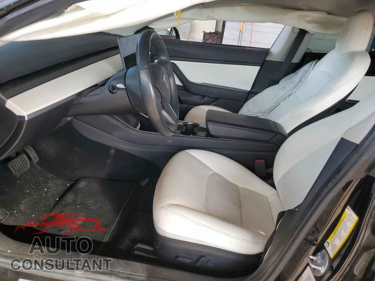 TESLA MODEL 3 2019 - 5YJ3E1EA2KF302268