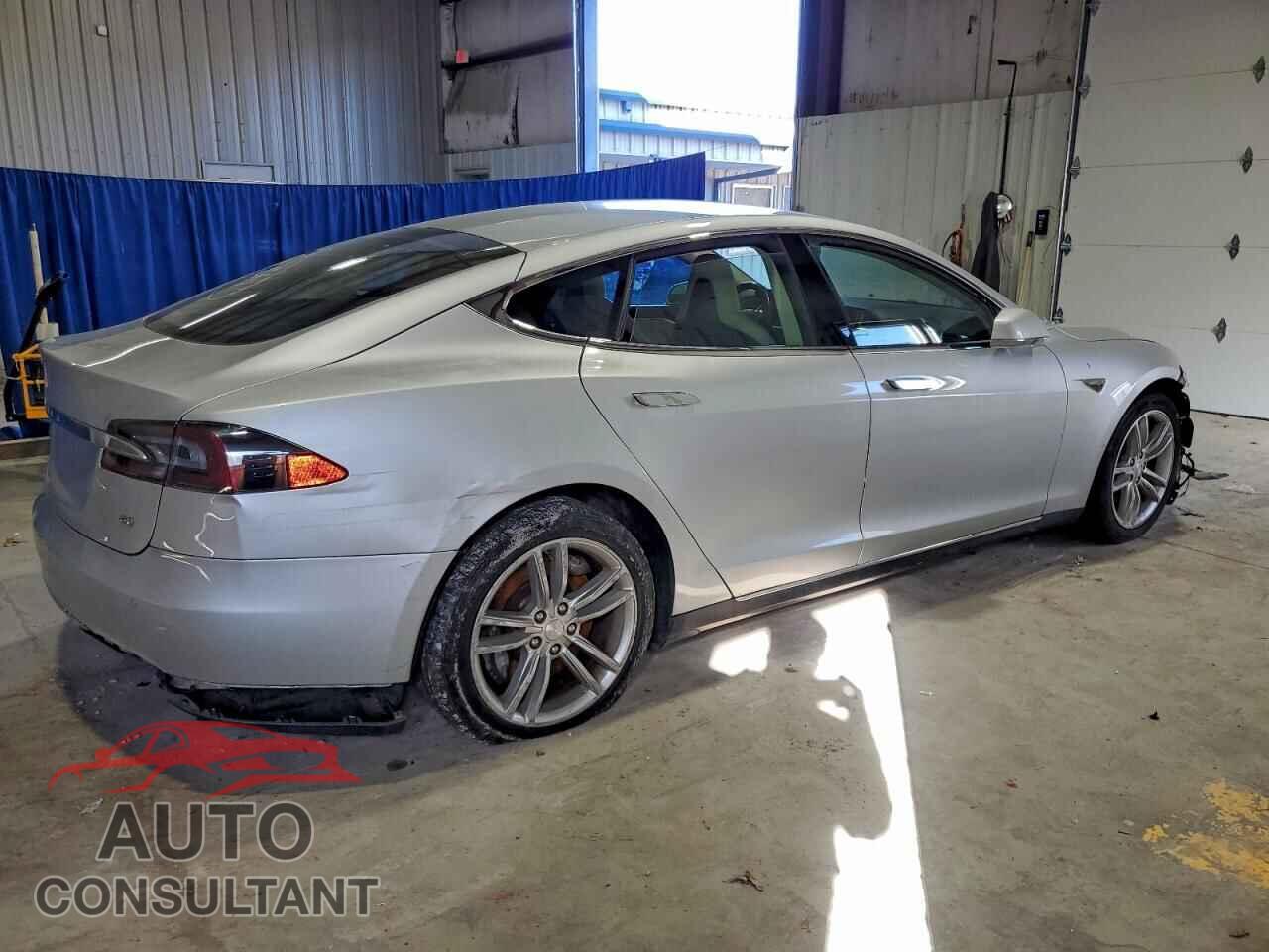 TESLA MODEL S 2014 - 5YJSA1S18EFP33231