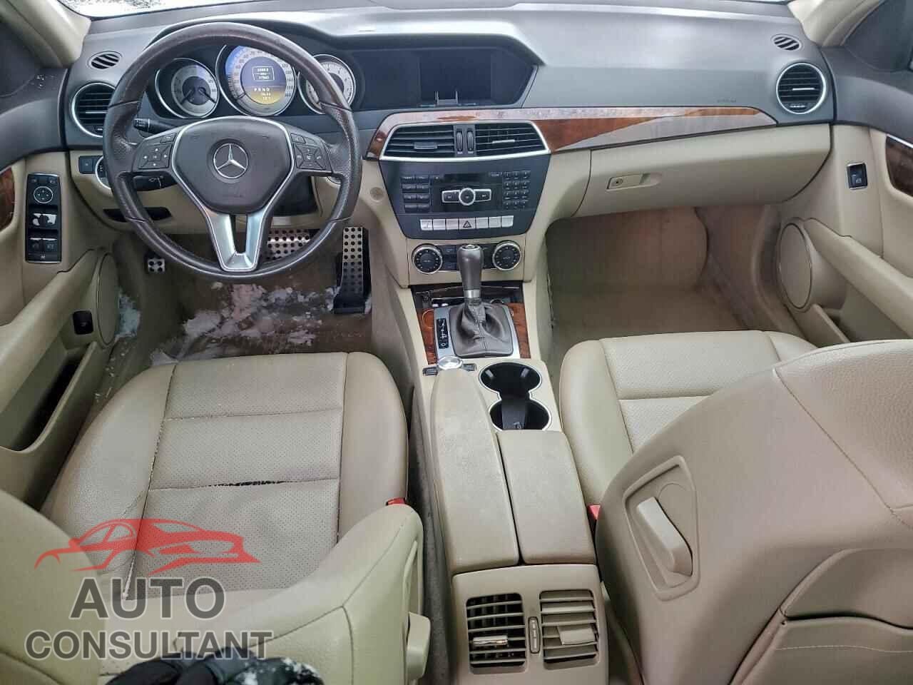 MERCEDES-BENZ C-CLASS 2012 - WDDGF8BB2CR237878